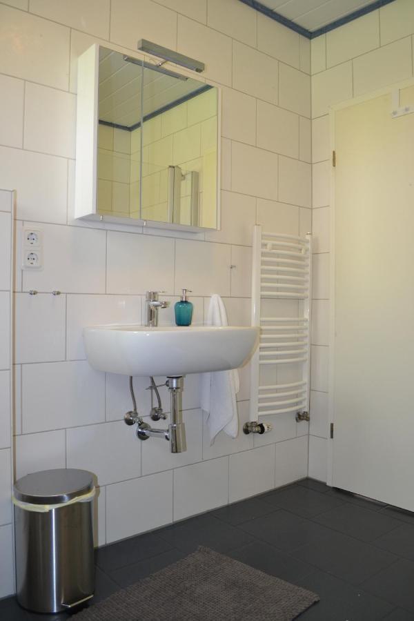 Ferienhaus Am Wasser Hinte Экстерьер фото